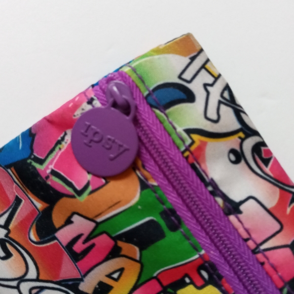 Ipsy Make-up Case - Picture 2 of 5